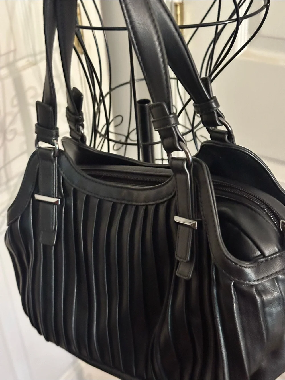 Simply Vera Wang Satchel Bag Handbag Purse Black. Pleated Design Faux Leather